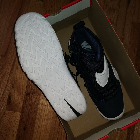 New Nike Air Shake Shoes - Picture 5 of 5